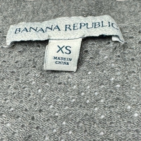 Banana Republic Gray Crew Neck perforated Sweater size XS - Picture 2 of 7